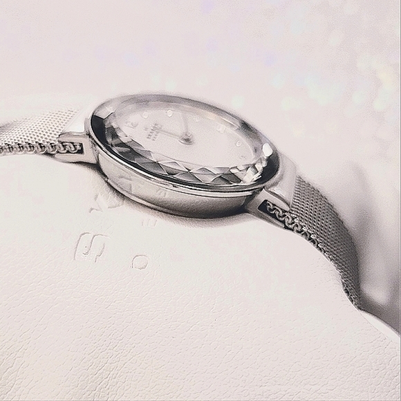 LIKE NEW SKAGEN WOMEN'S "LENORA" WATCH, w/ SWAROVSKI CRYSTALS, STYLE NO. 456SSS - Picture 7 of 11